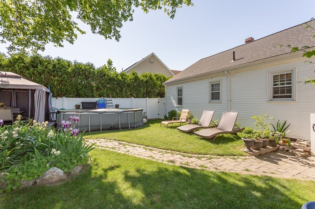 26 Illinois St, New Bedford MA 02745-2514 exterior