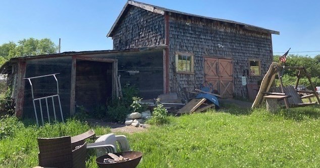 72 Middle Rd, New Bedford MA 02743-2602 exterior