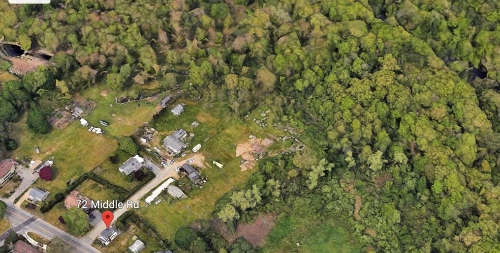 72 Middle Rd, New Bedford MA 02743-2602 exterior