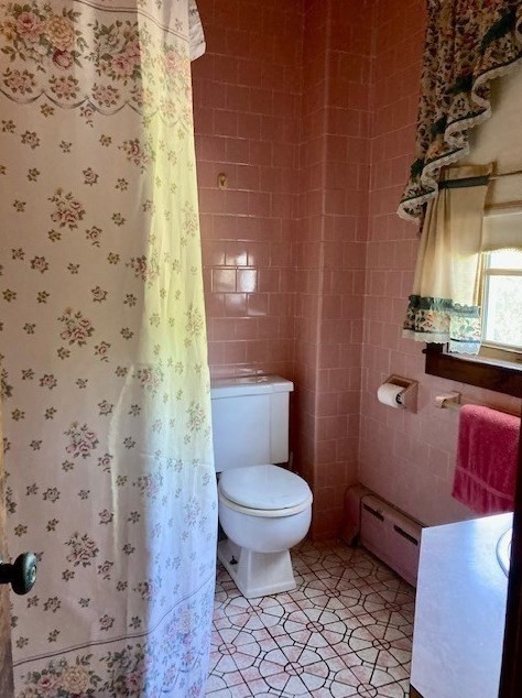 72 Middle Rd, New Bedford MA 02743-2602 exterior