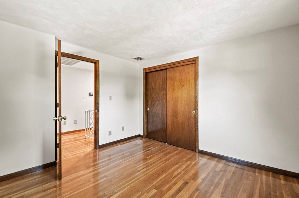 224 Littleton Rd, Chelmsford MA  01824-3306 exterior