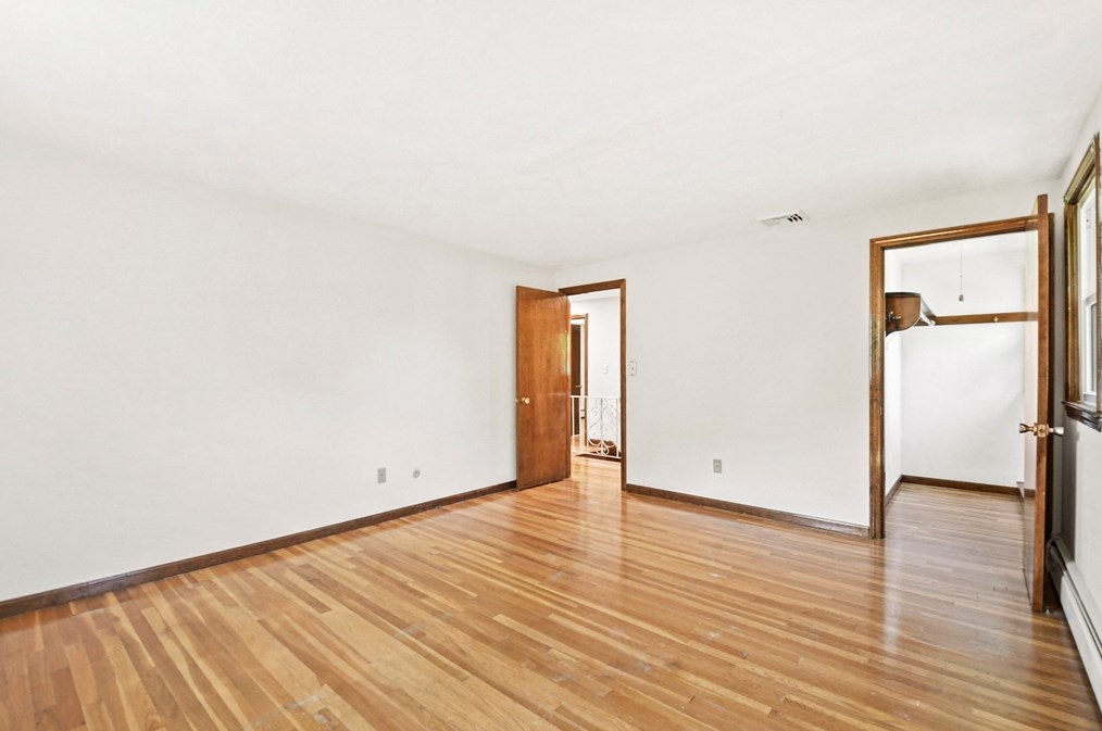 224 Littleton Rd, Chelmsford MA  01824-3306 exterior