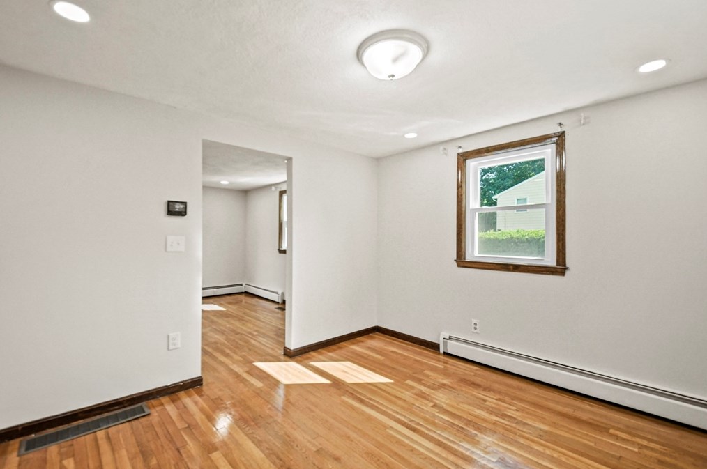 224 Littleton Rd, Chelmsford MA  01824-3306 exterior