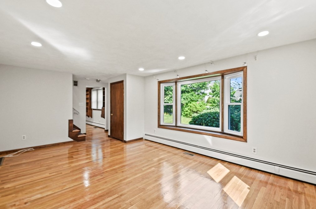 224 Littleton Rd, Chelmsford MA  01824-3306 exterior