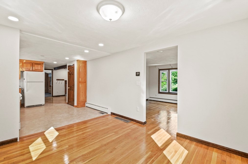 224 Littleton Rd, Chelmsford MA  01824-3306 exterior