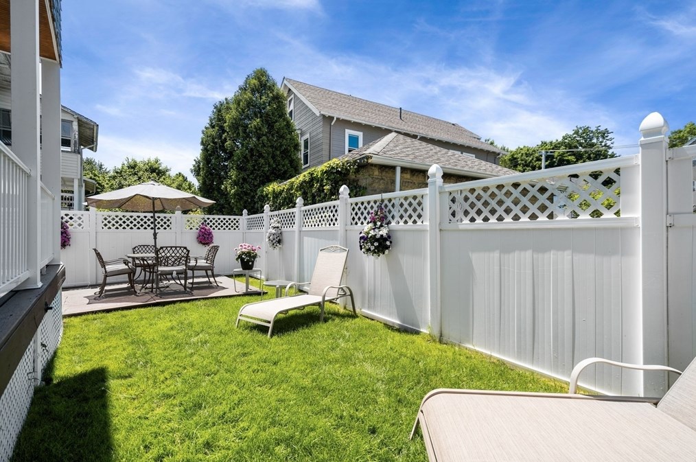 46 Newcomb St, Arlington MA  02474-6633 exterior