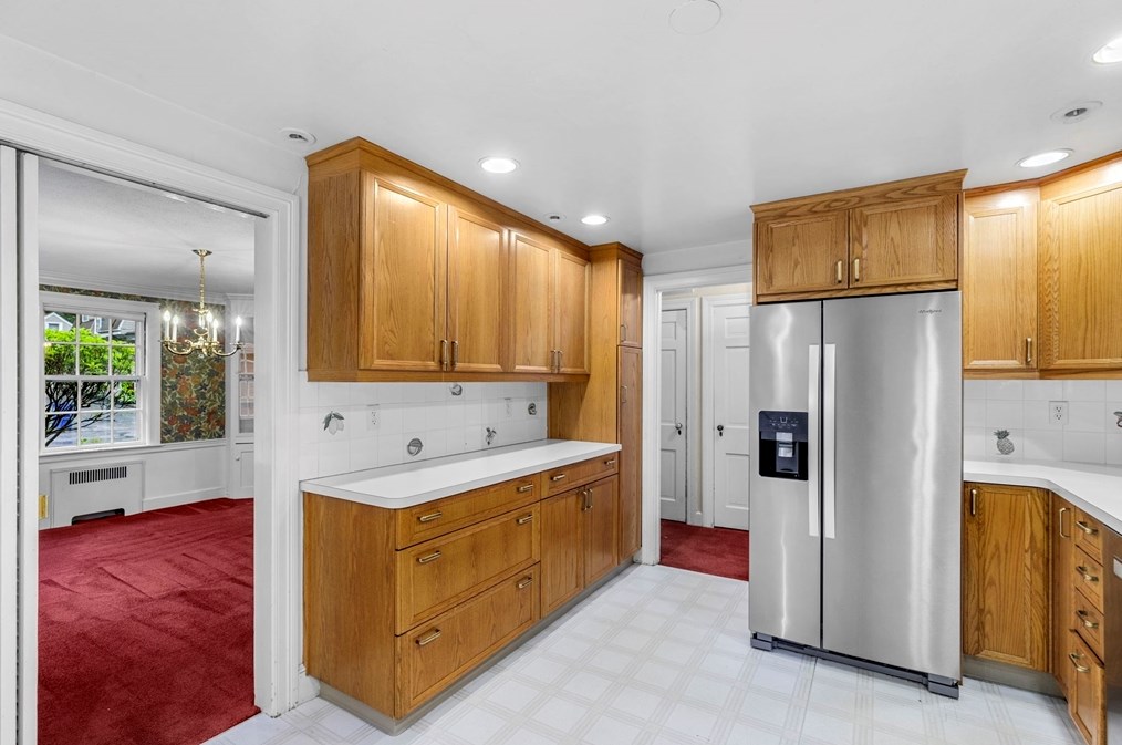 93 Oxford Rd, Newton MA 02459-2408 exterior