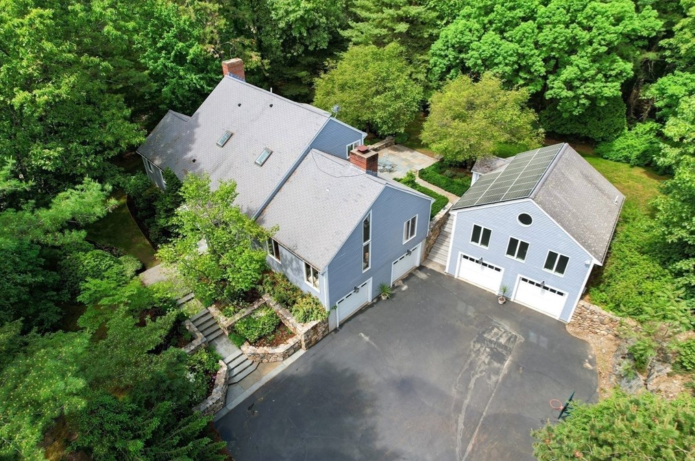 8 Kitson Park Dr, Lexington, MA 02421 exterior