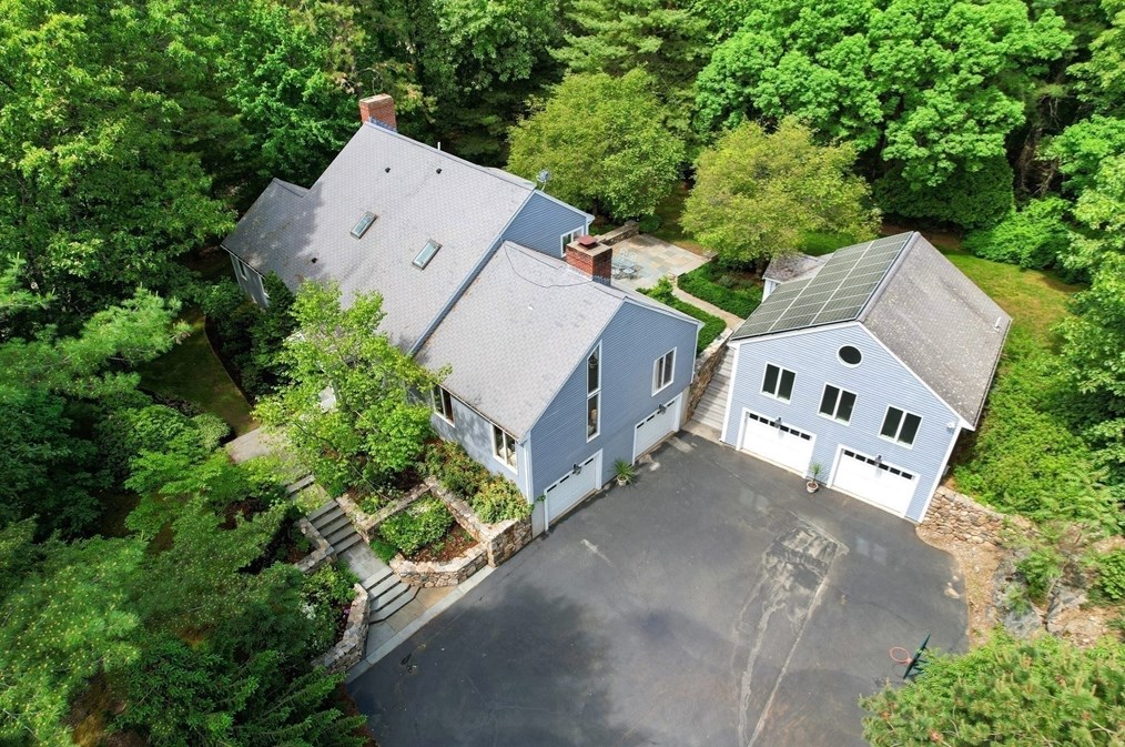 8 Kitson Park Dr, Lexington, MA 02421