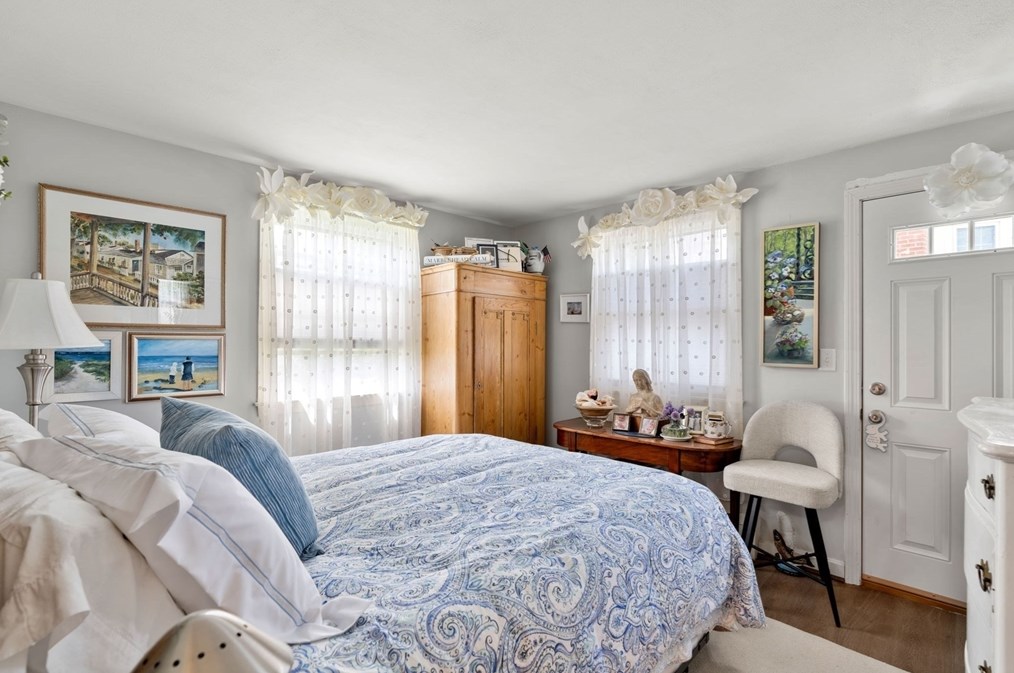 10 Fort Beach Ln, Marblehead MA 01945-3599 exterior