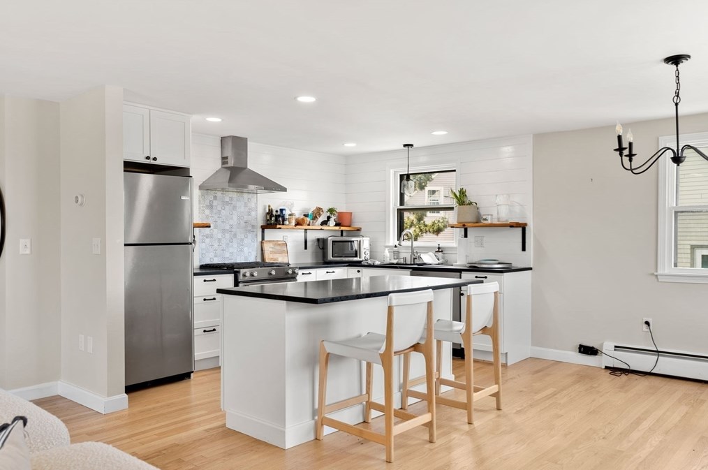 10 Fort Beach Ln, Marblehead MA 01945-3599 exterior