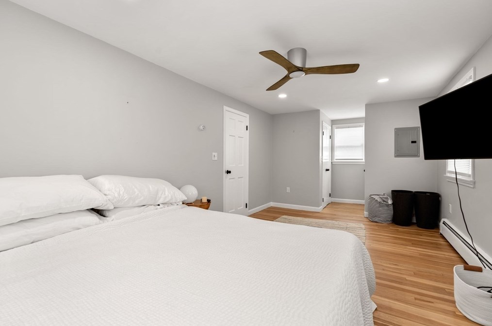 10 Fort Beach Ln, Marblehead MA 01945-3599 exterior