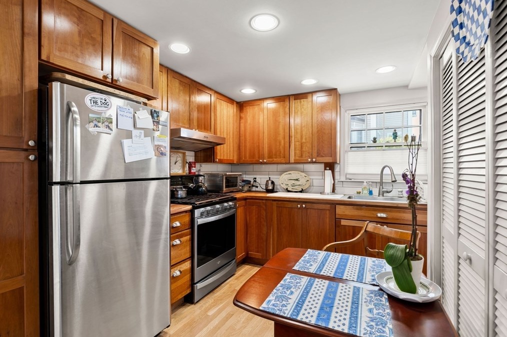 10 Fort Beach Ln, Marblehead MA 01945-3599 exterior