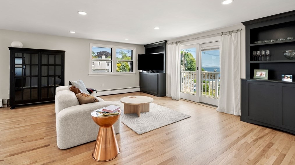 10 Fort Beach Ln, Marblehead MA 01945-3599 exterior