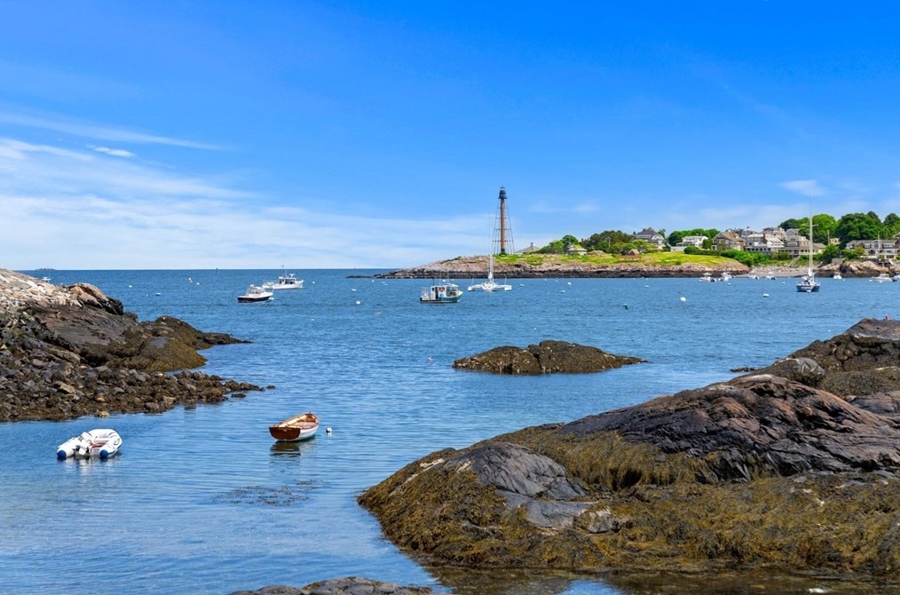 10 Fort Beach Ln, Marblehead MA 01945-3599 exterior