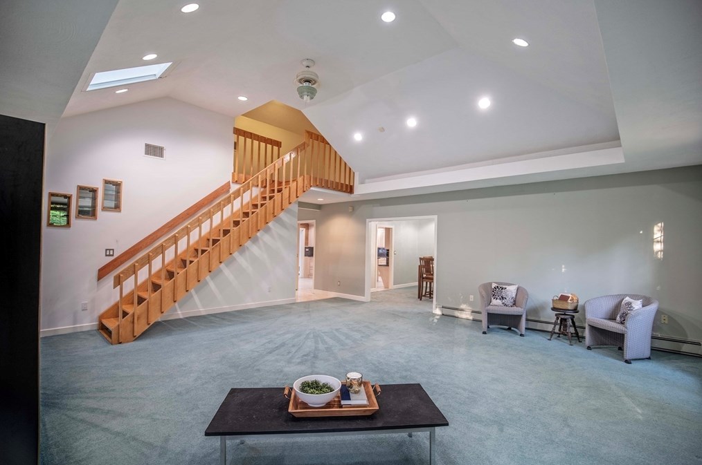 15 Hl Dr, Lynnfield MA 01940-1020 exterior