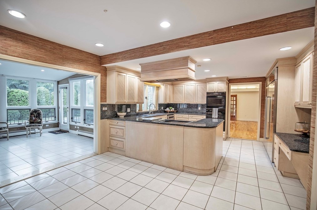 15 Hl Dr, Lynnfield MA 01940-1020 exterior