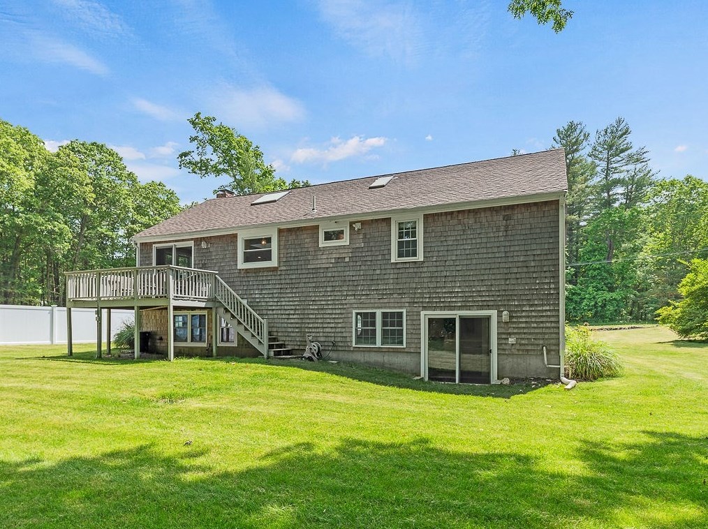 394 Winter St, Hanover MA 02339-2554 exterior