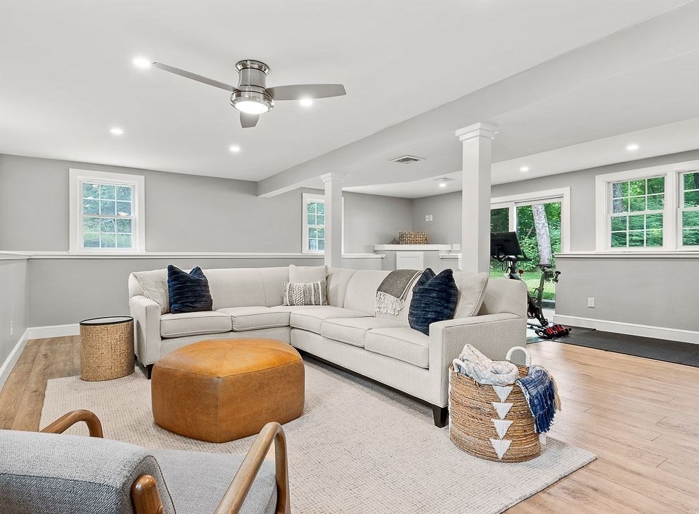 394 Winter St, Hanover MA 02339-2554 exterior