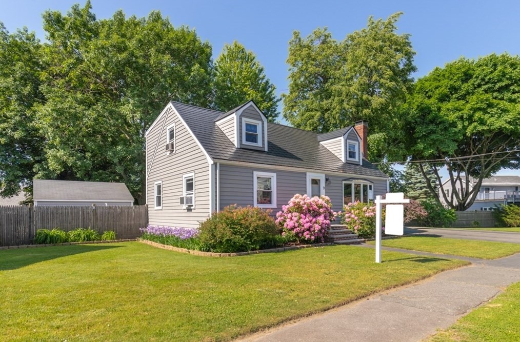 9 Palmer Ave, Danvers, MA 01923