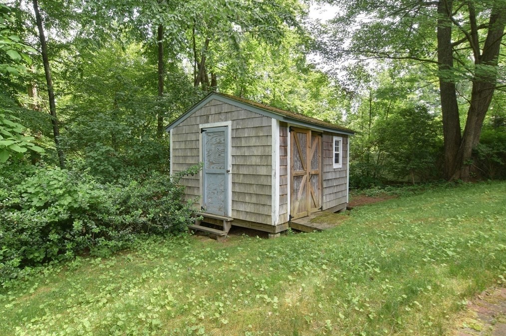 23 Priscilla Rd, Hopkinton MA  01748-2115 exterior