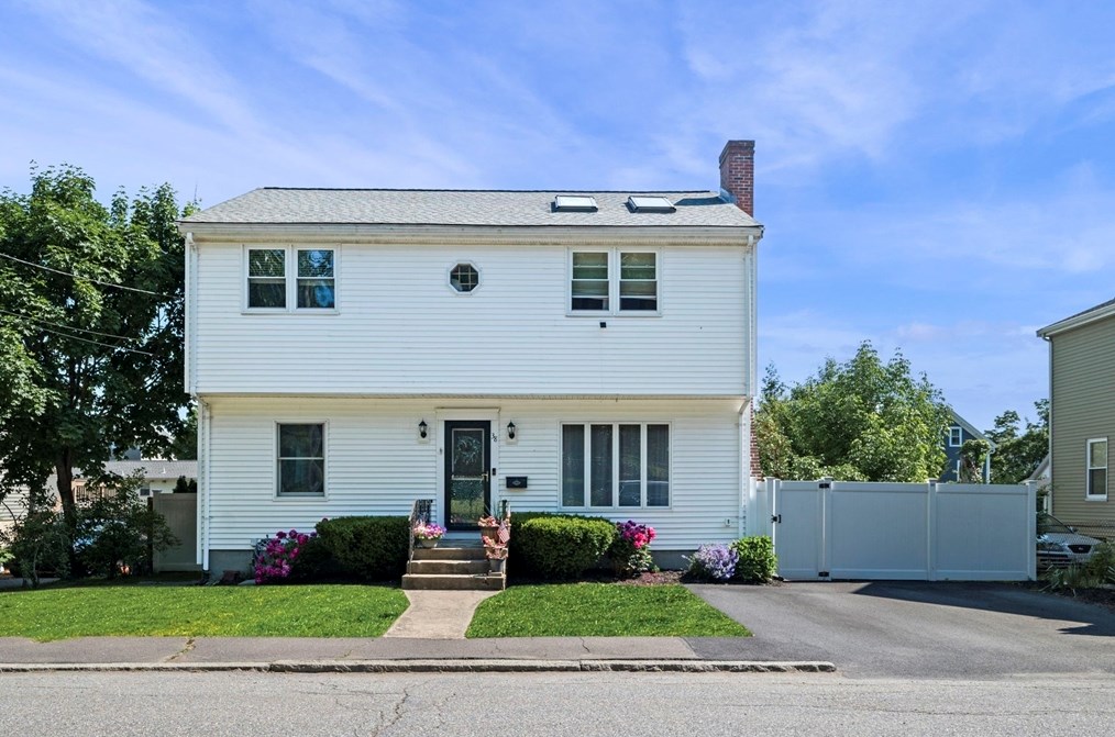 38 Phillips St, Salem, MA 01970 exterior