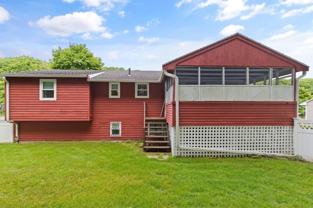 8 Apple Hl Rd, Peabody MA exterior