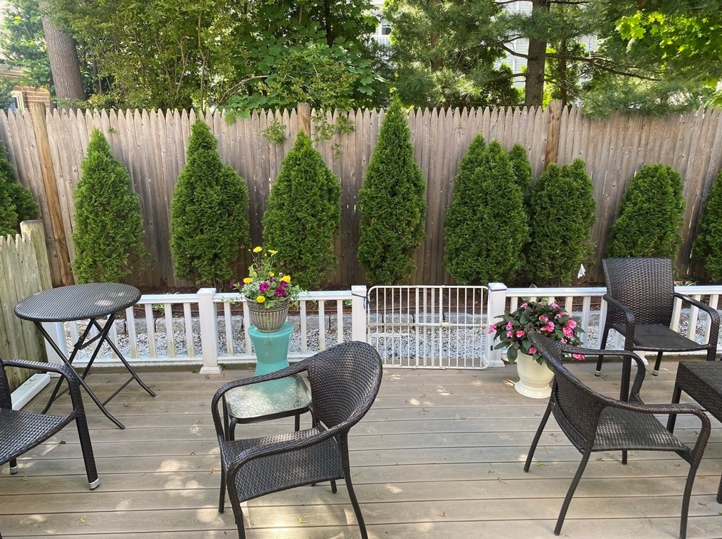 22 Denmark Ln, Needham, MA 02492 exterior