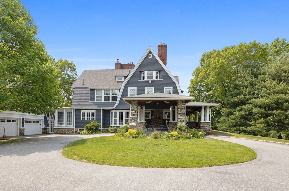 51 Abbott Rd, Wellesley, MA 02481