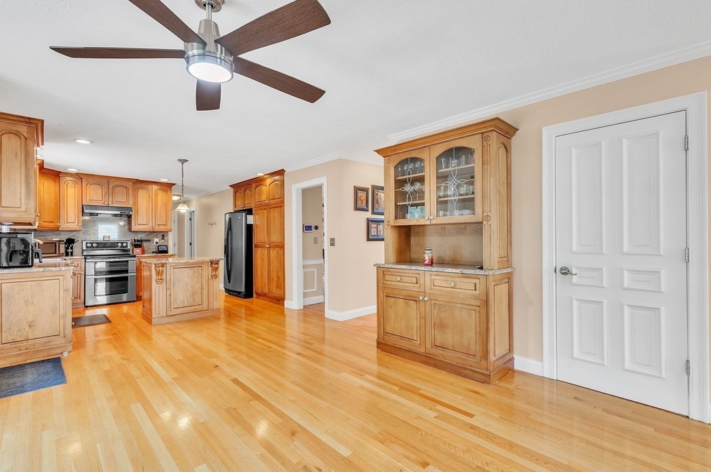 59 Radisson Ln, Montgomery MA 01085-3785 exterior