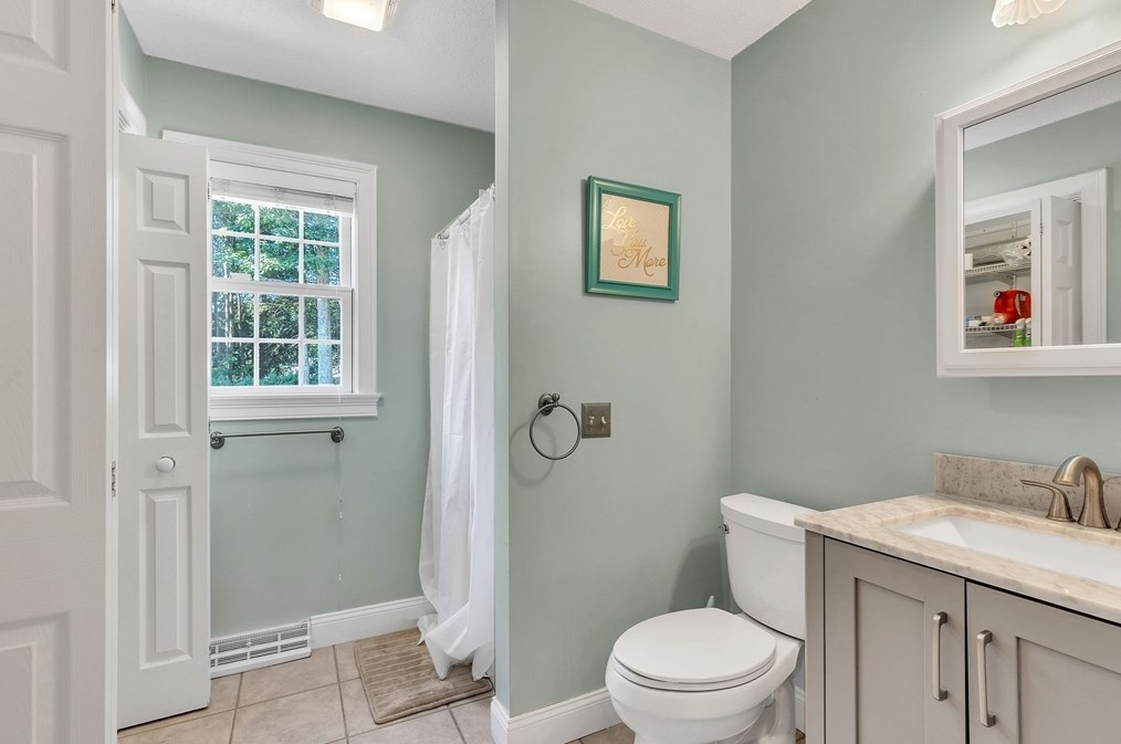 59 Radisson Ln, Montgomery MA 01085-3785 exterior