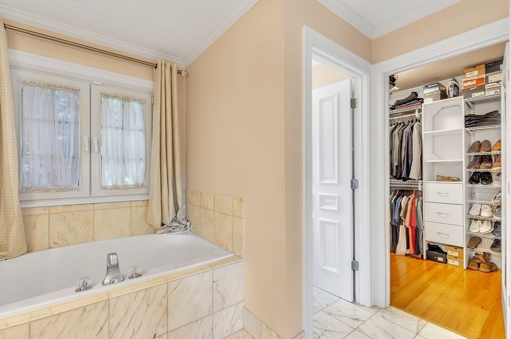 59 Radisson Ln, Montgomery MA 01085-3785 exterior