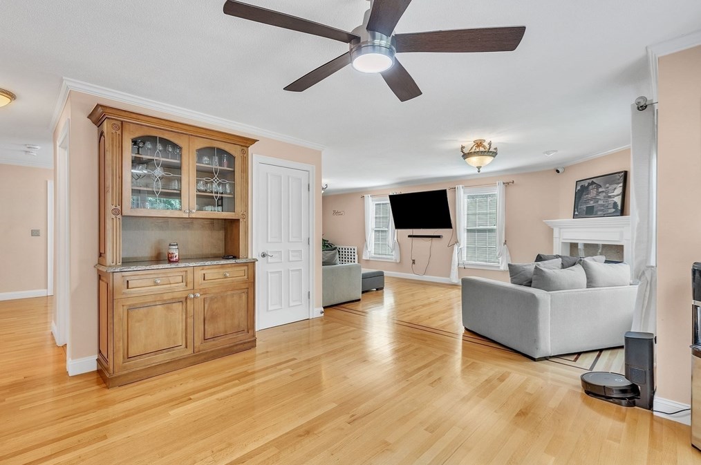 59 Radisson Ln, Montgomery MA 01085-3785 exterior