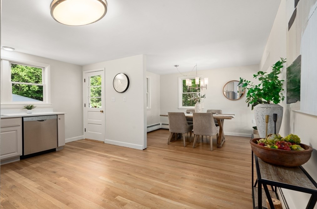 105 Central St, North Reading MA 01864-1709 exterior