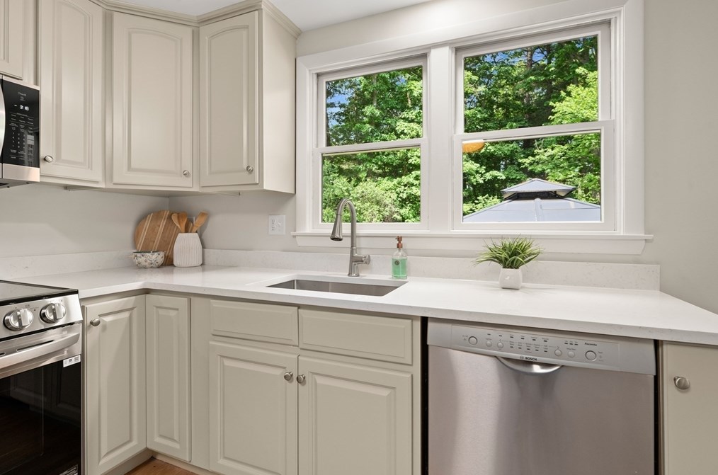 105 Central St, North Reading MA 01864-1709 exterior