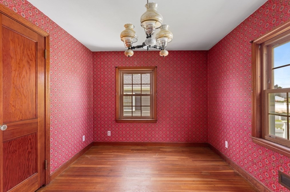 3 Alden Rd, Peabody MA 01960-5220 exterior