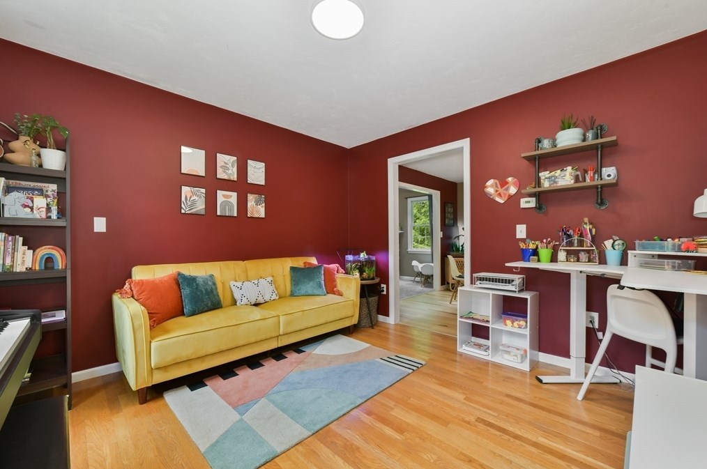 2 Edge Way, Northborough MA 01532-1360 exterior