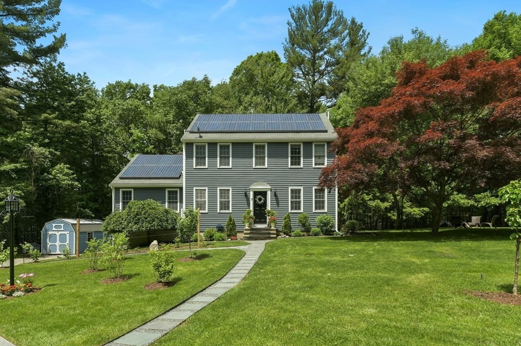 2 Edge Way, Northborough MA 01532-1360 exterior