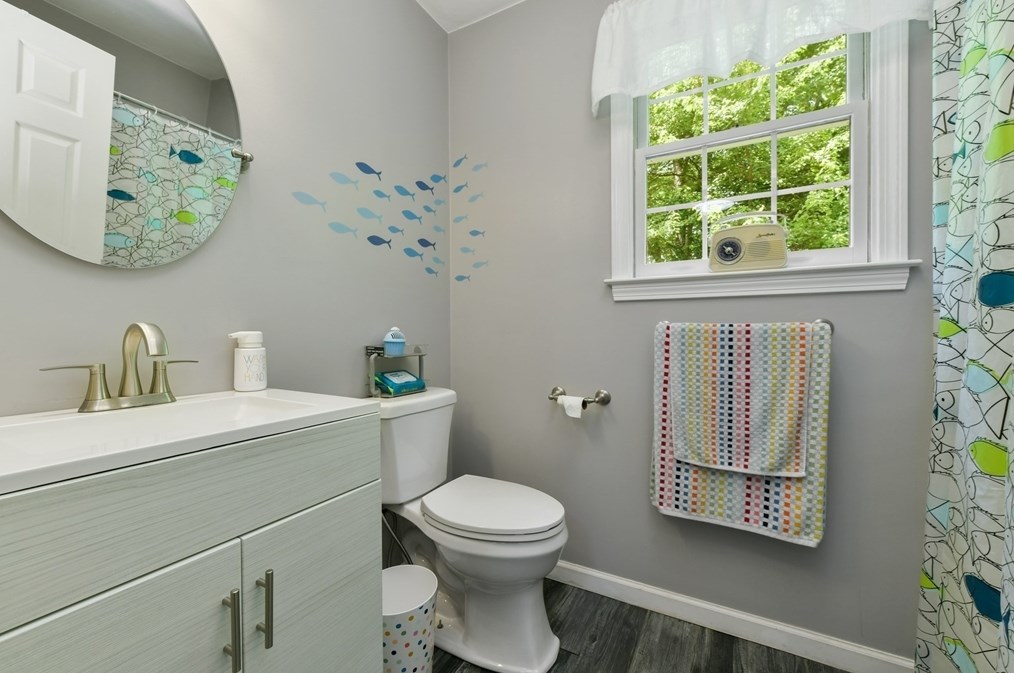 2 Edge Way, Northborough MA 01532-1360 exterior