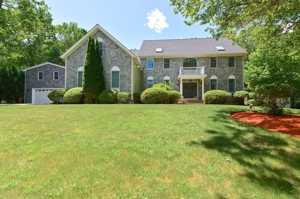 23 Newell Dr, Franklin, MA 02038-4234