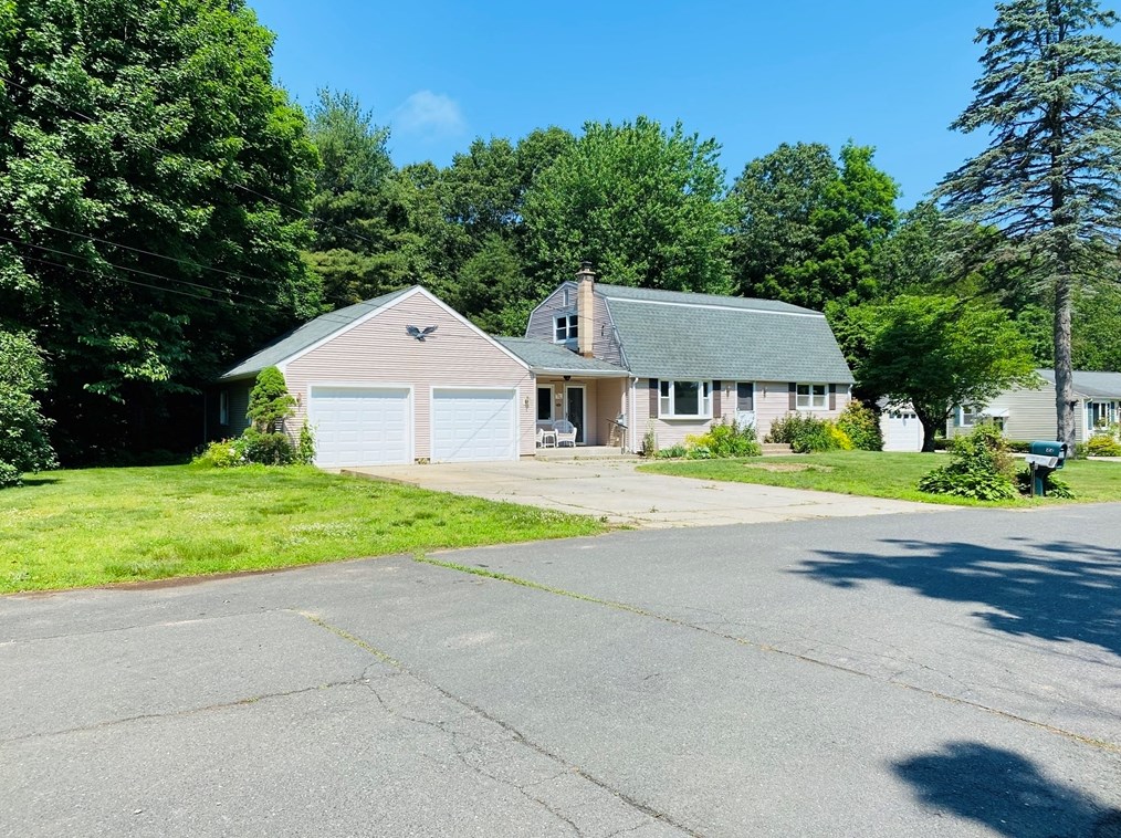 22 Woodside Cir, Southwick, MA 01077 exterior