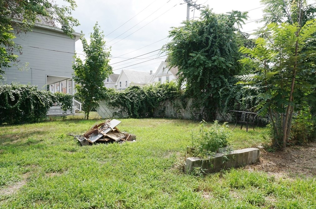 48 Stevens St, Lowell MA 01851-1208 exterior