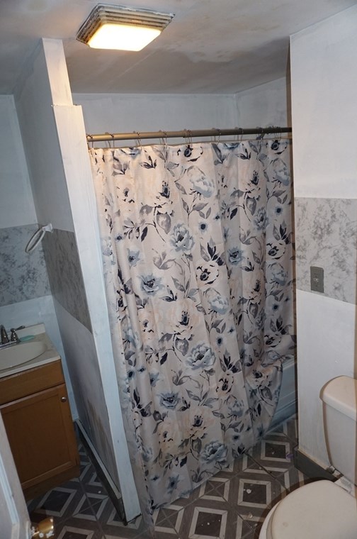 48 Stevens St, Lowell MA 01851-1208 exterior