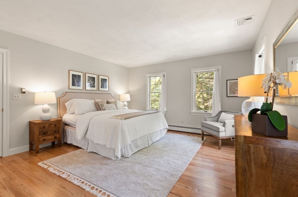 9 Mohawk Ln, Lynnfield MA 01940-1017 exterior