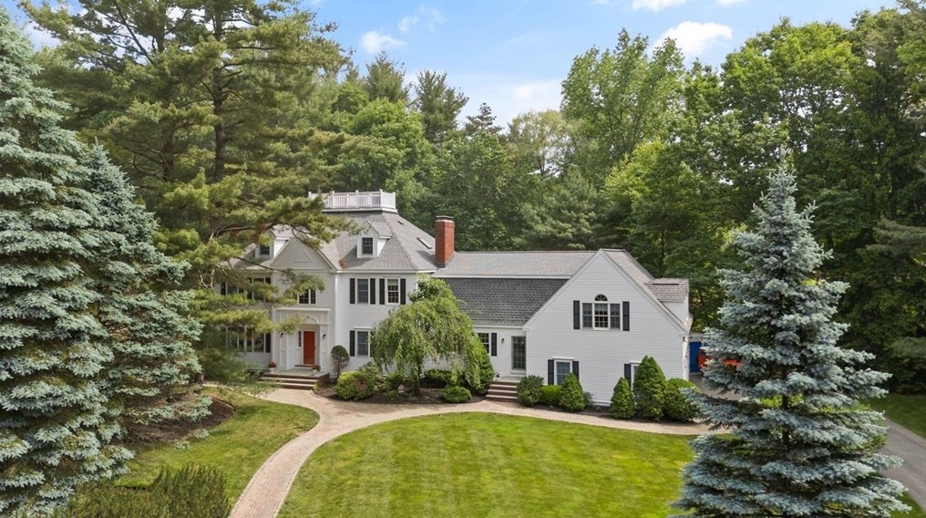 9 Mohawk Ln, South Lynnfield, MA 01940 exterior