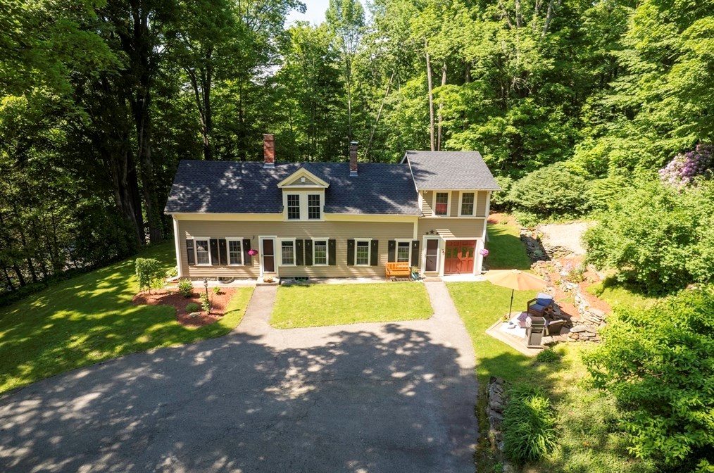432 Main St, Petersham, MA 01366 exterior