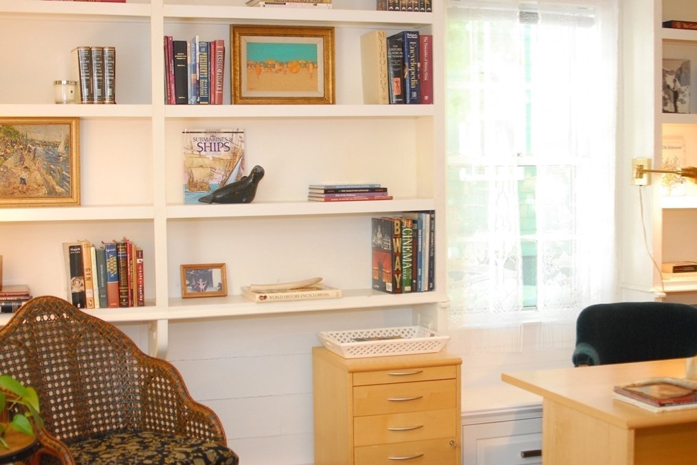 27 Bedford Ct, Concord MA 01742-2625 exterior