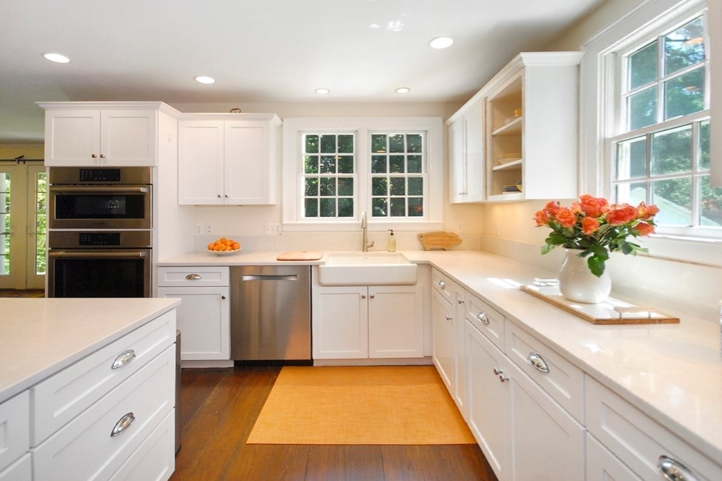 27 Bedford Ct, Concord MA 01742-2625 exterior