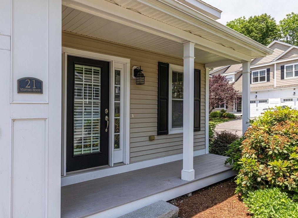 21 Meeting House Ln #21, Southborough, MA 01772
