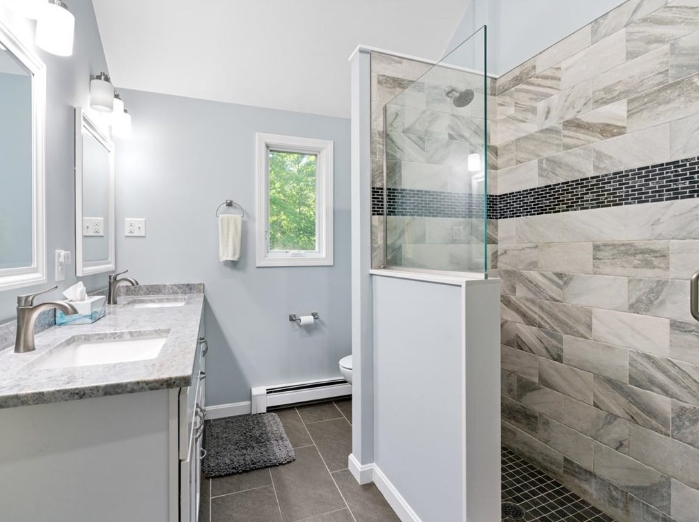 1 Trout Farm Ln, Duxbury MA 02332-4609 exterior